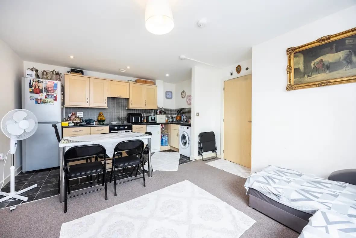 property photo 4 of 12