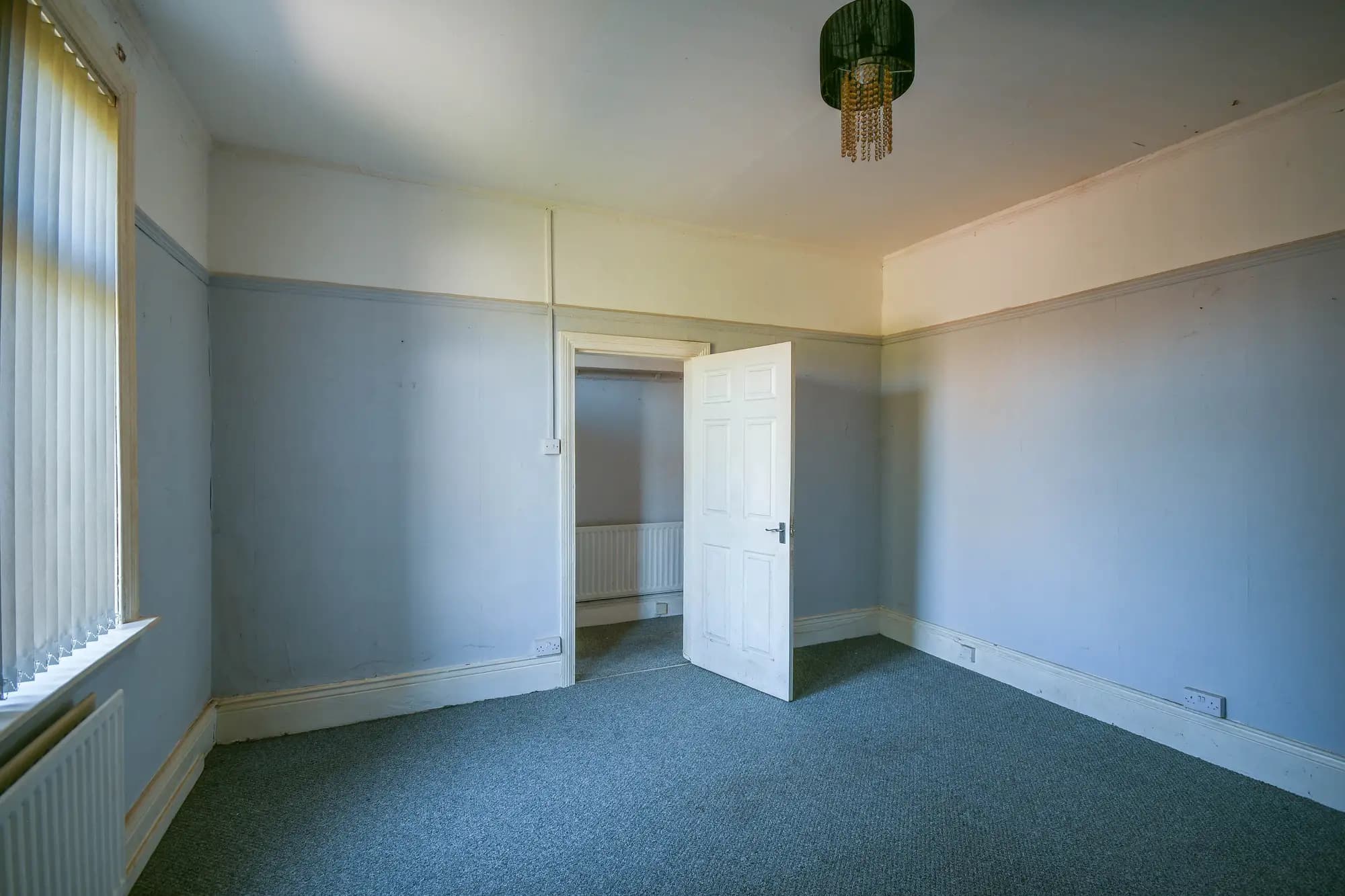property photo 11 of 17