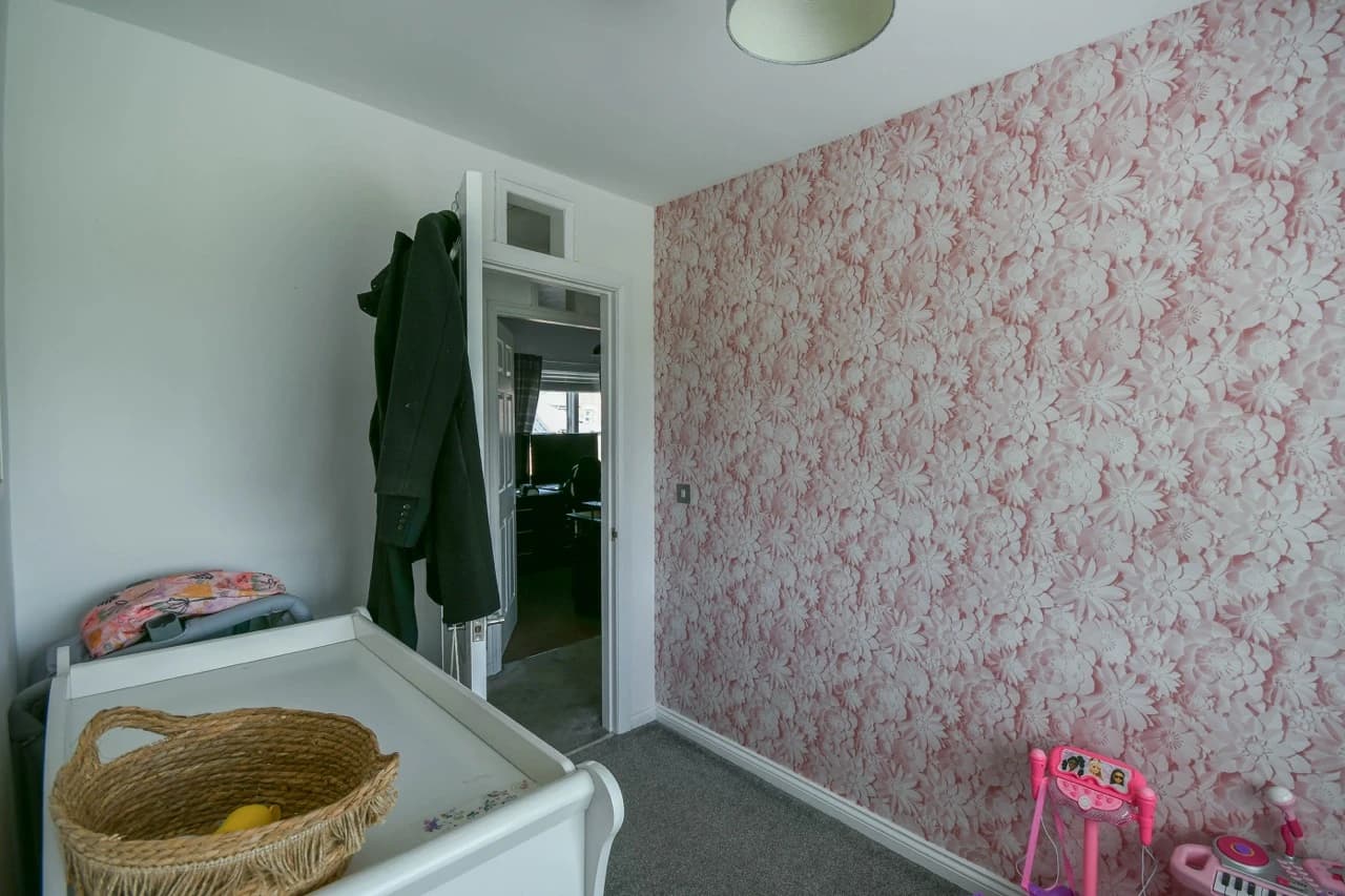 property photo 17 of 24