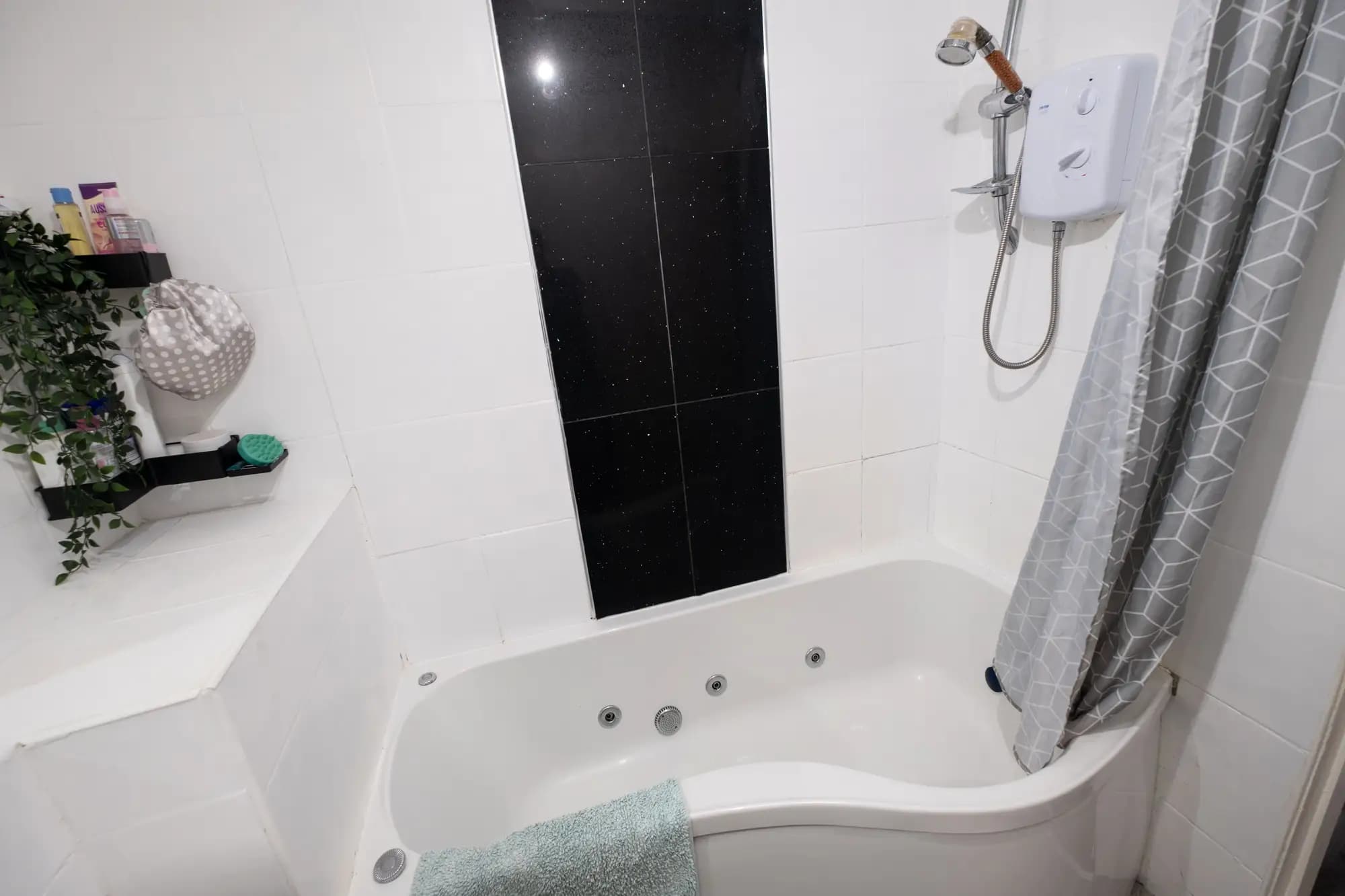 property photo 12 of 27