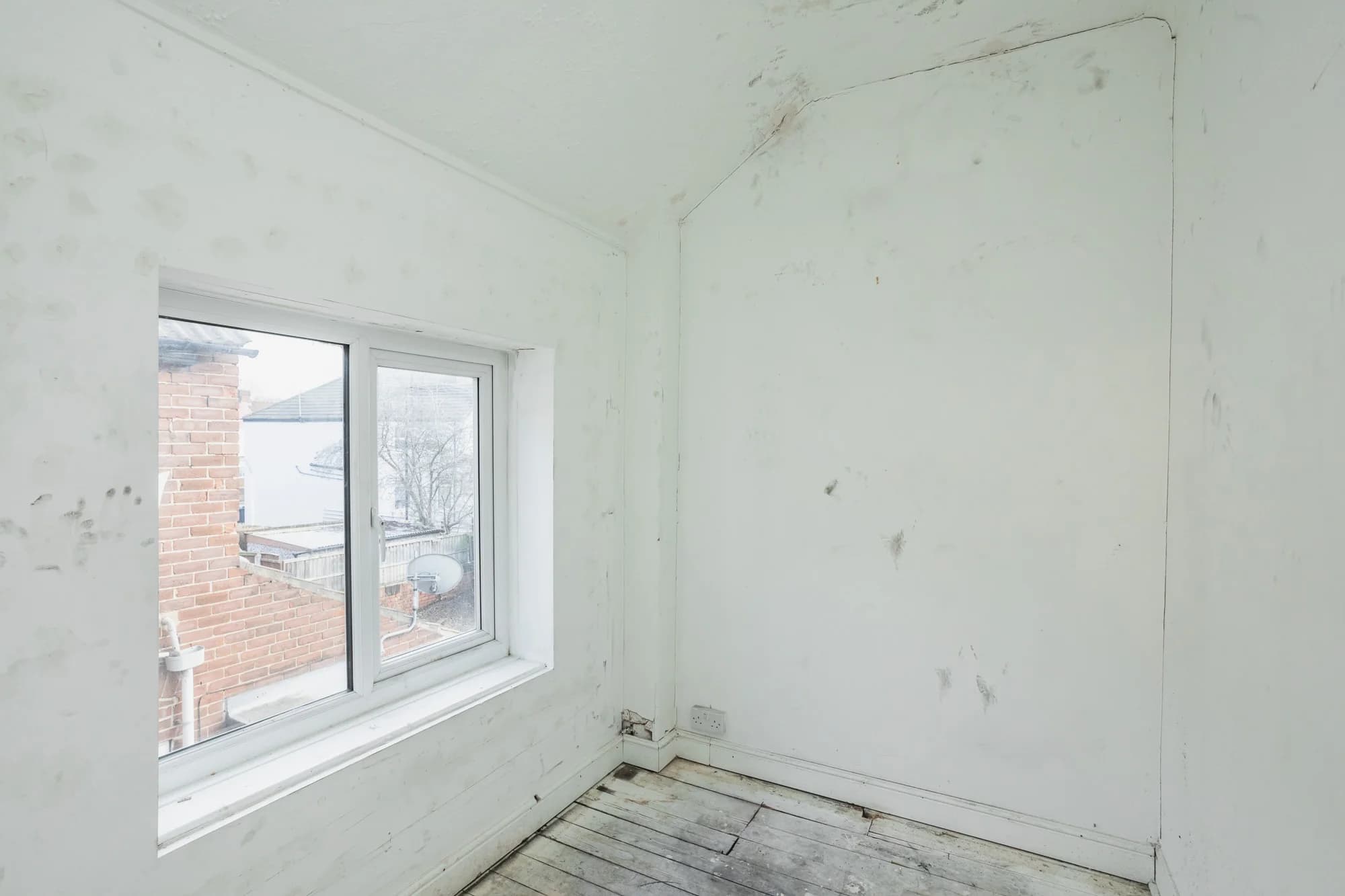 property photo 21 of 32