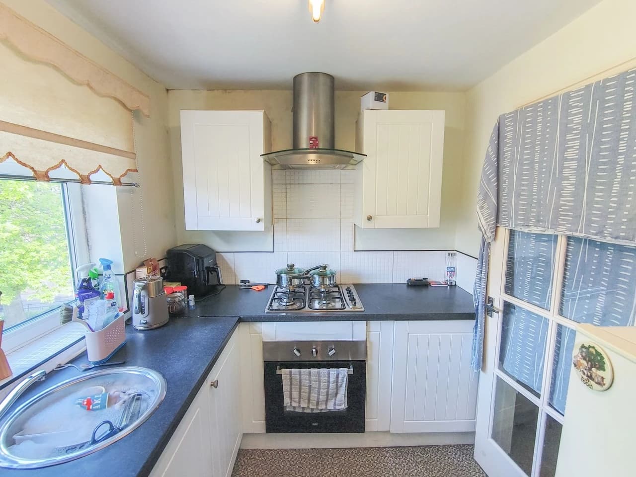 property photo 5 of 15