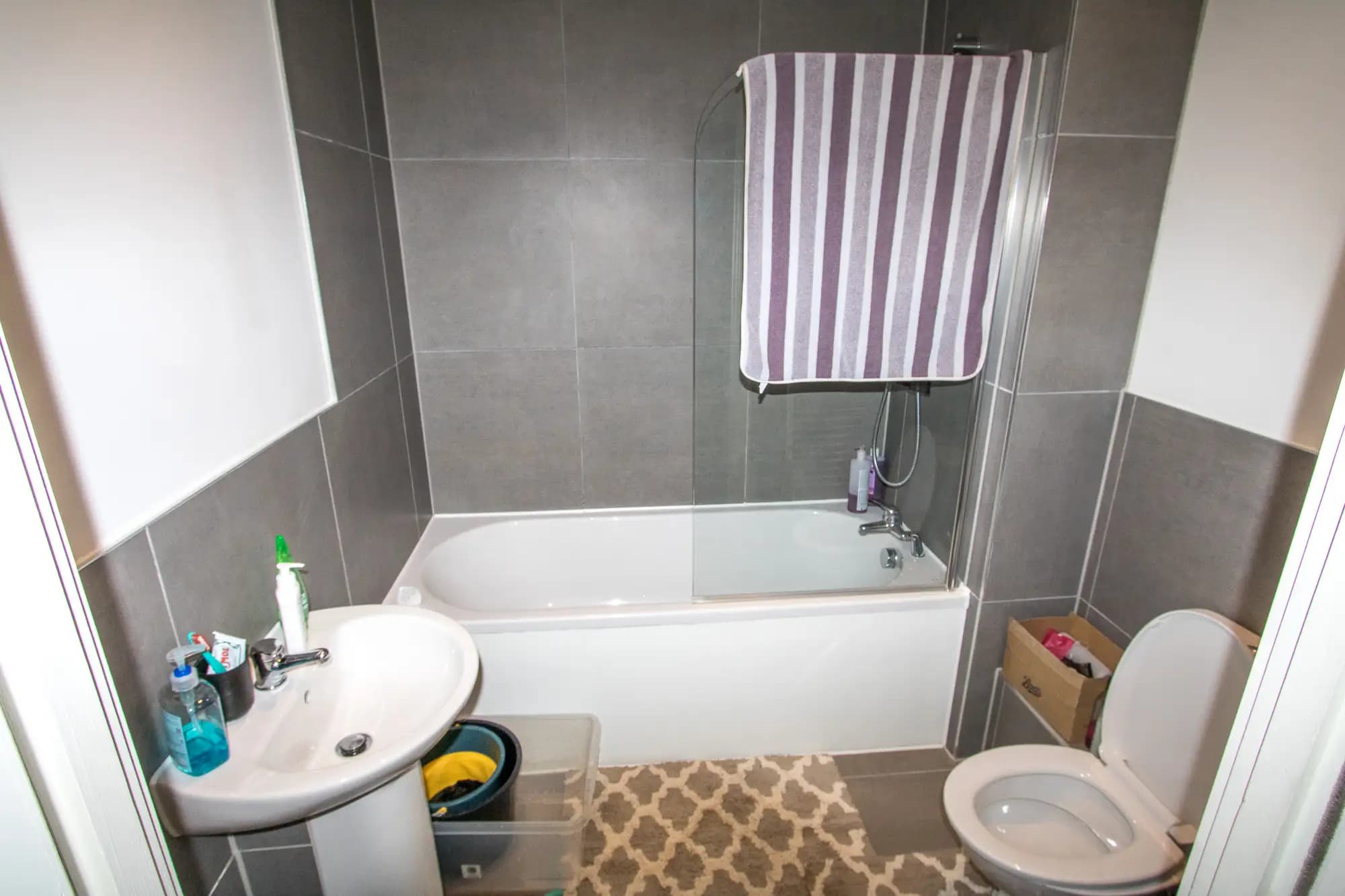 property photo 5 of 12