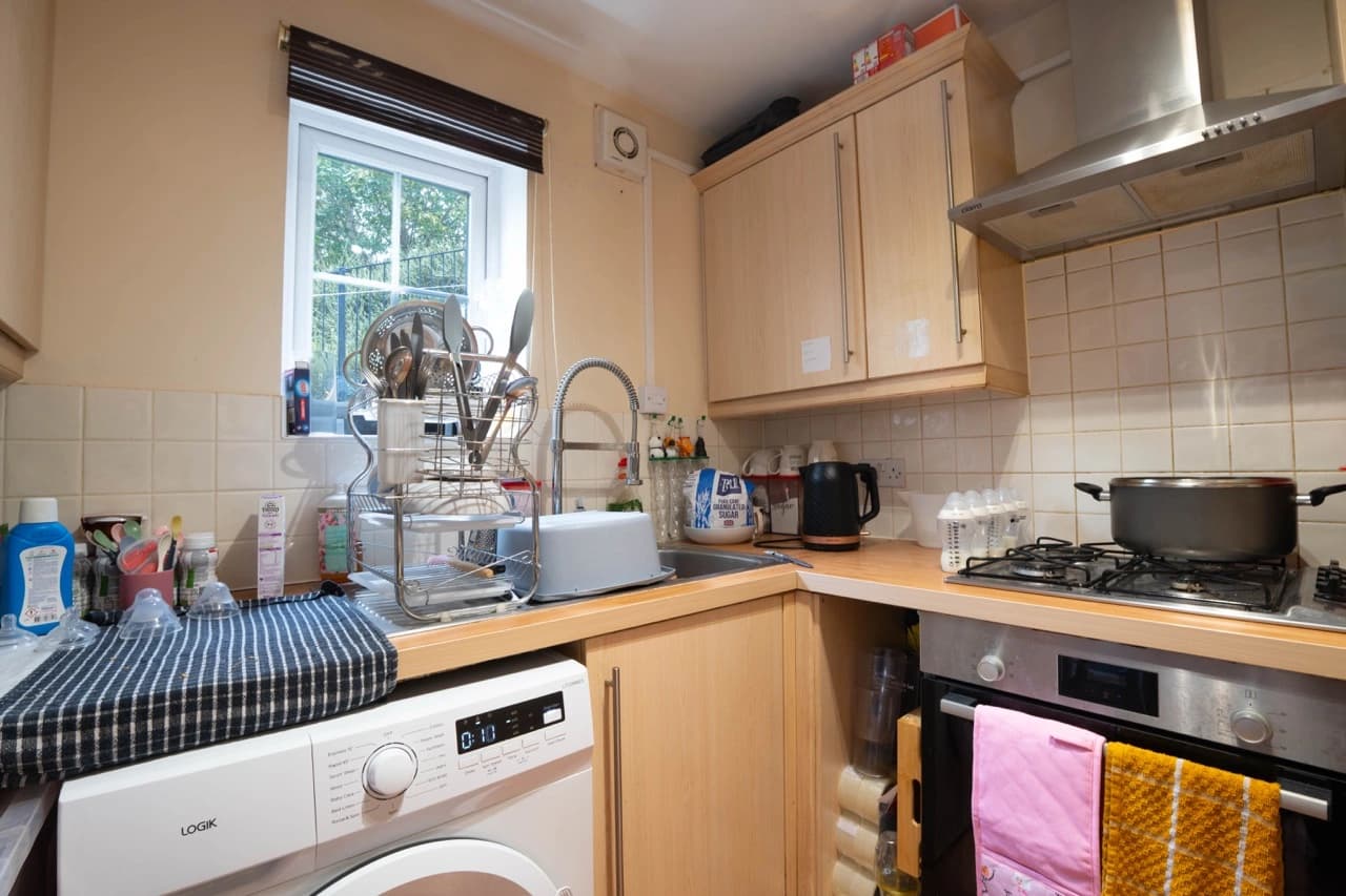 property photo 6 of 18