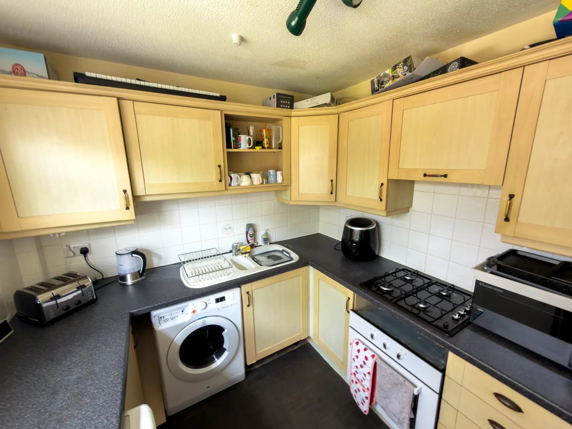 property photo 8 of 20