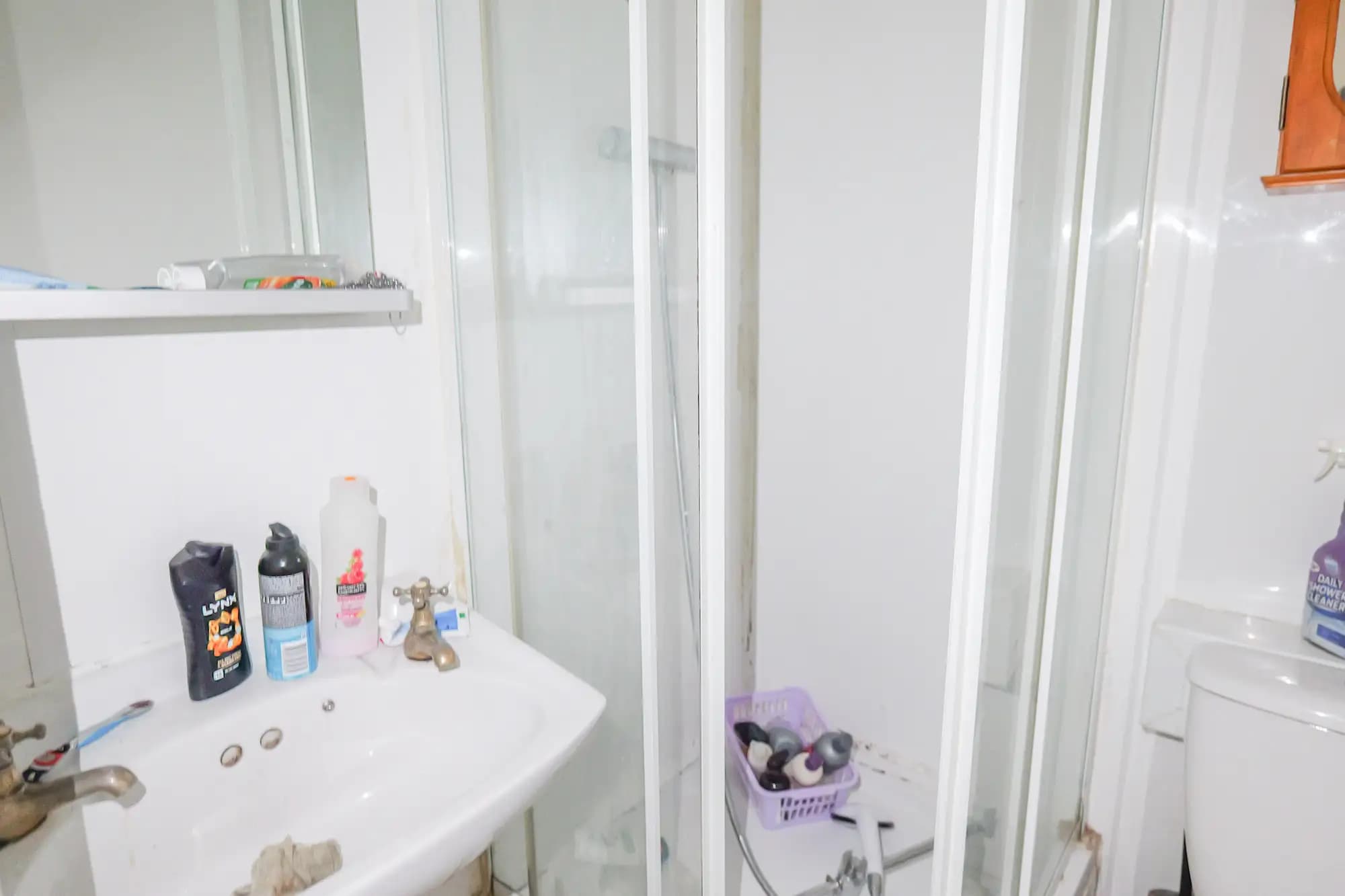 property photo 8 of 28