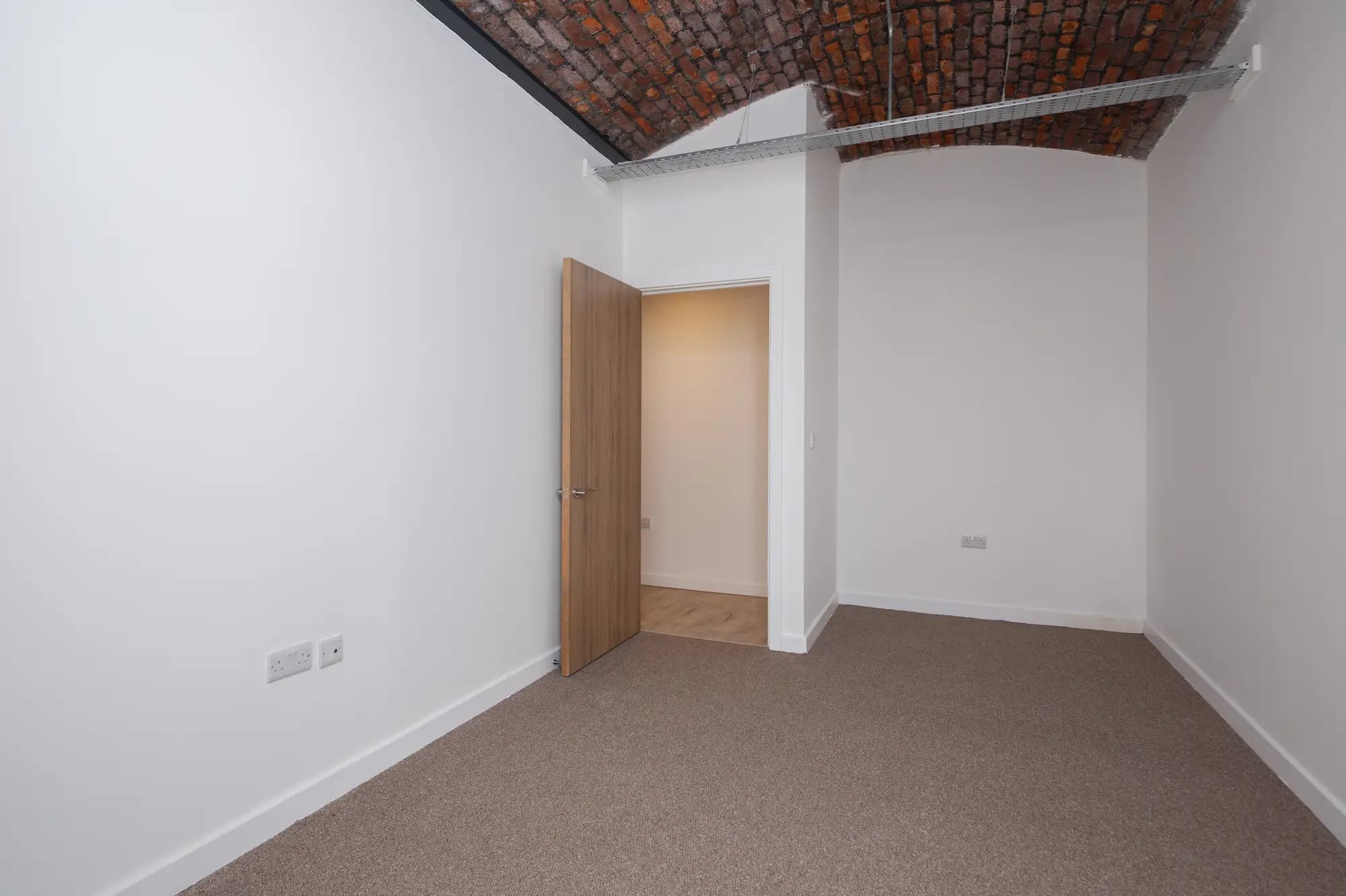 property photo 15 of 28