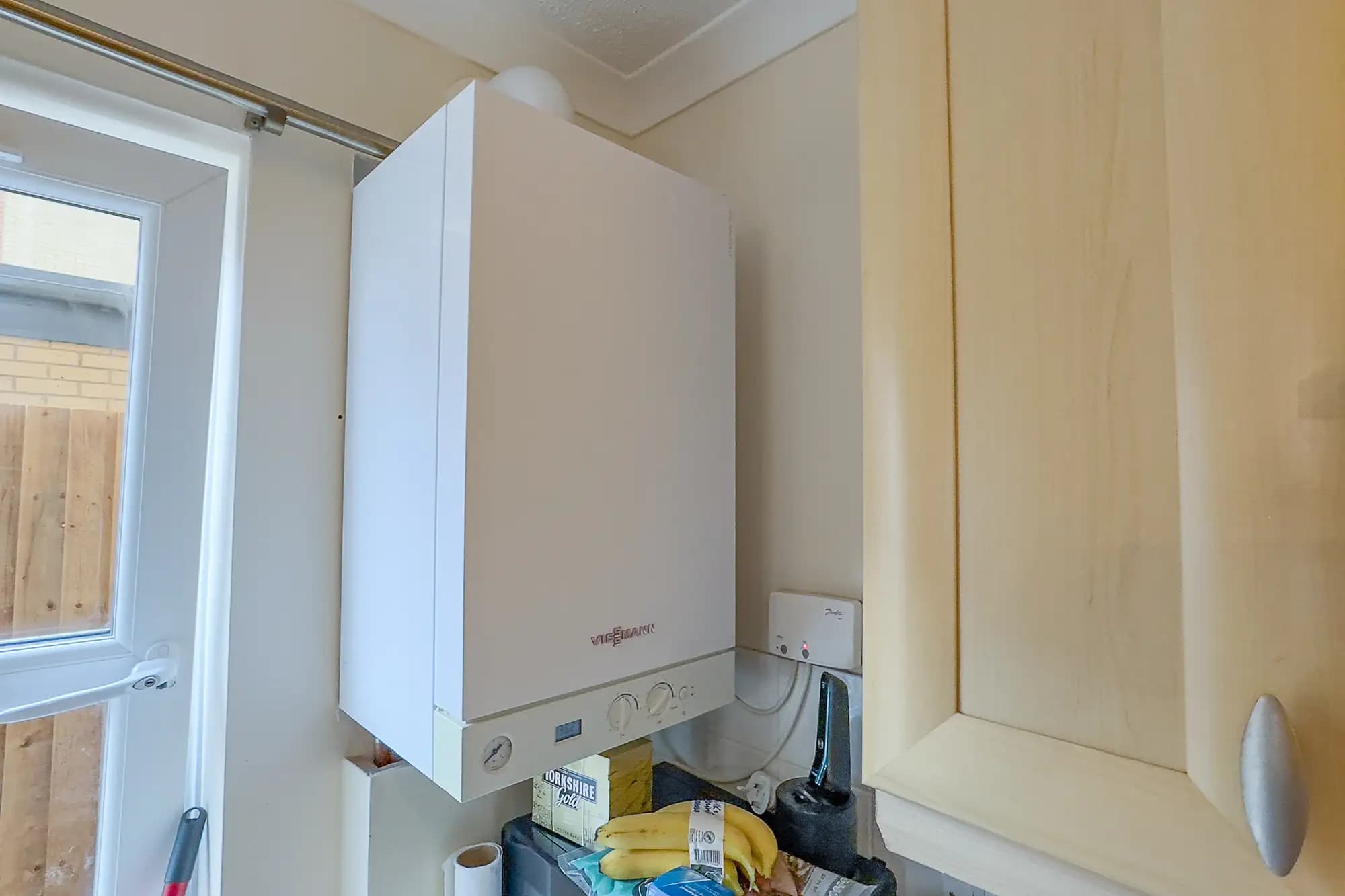 property photo 10 of 16