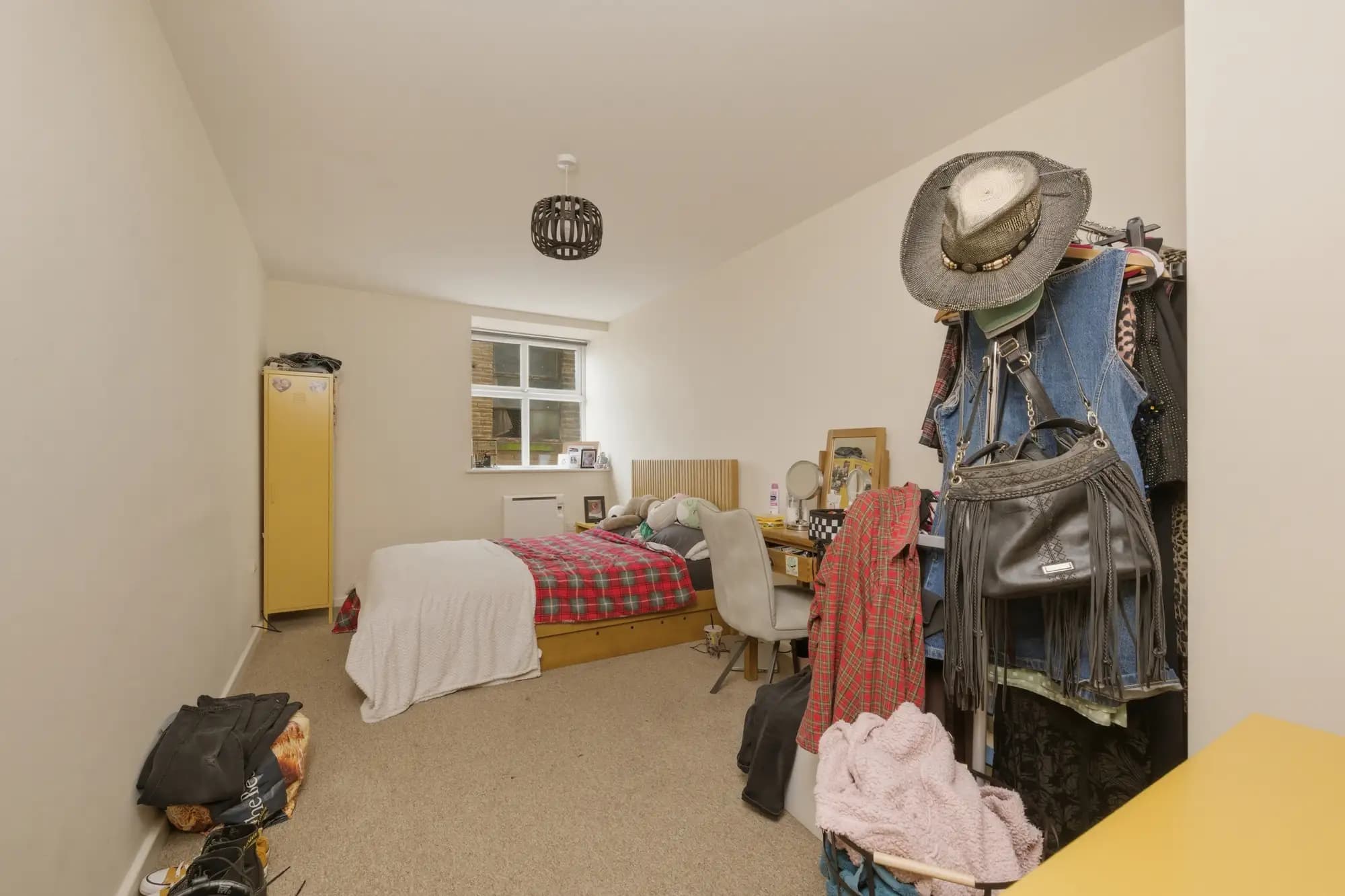 property photo 9 of 11