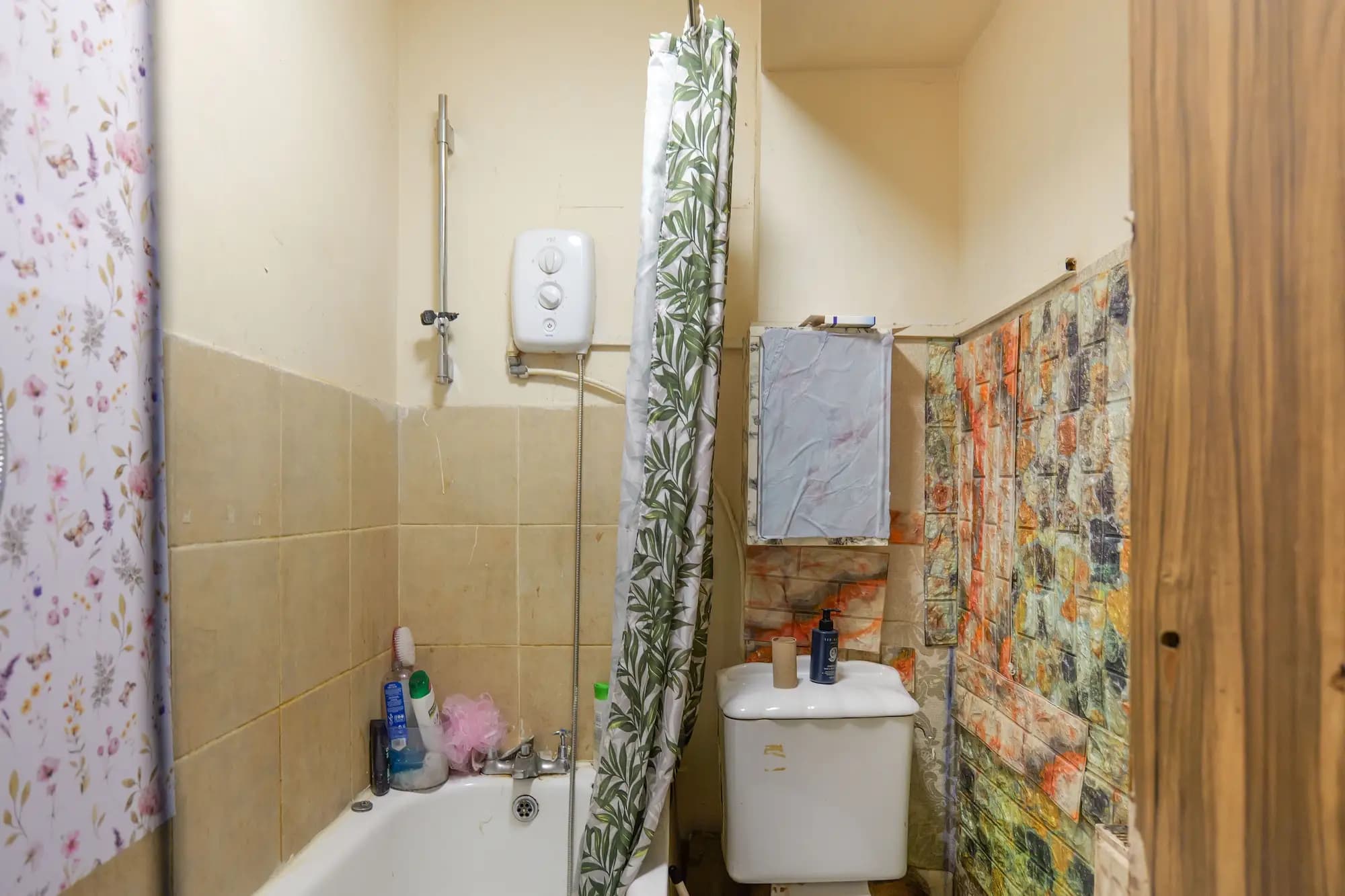 property photo 7 of 19