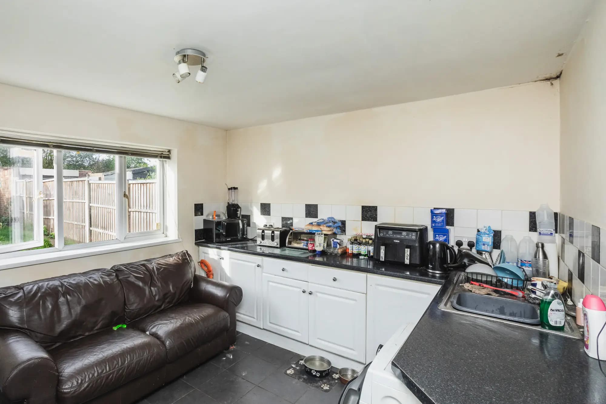 property photo 8 of 23