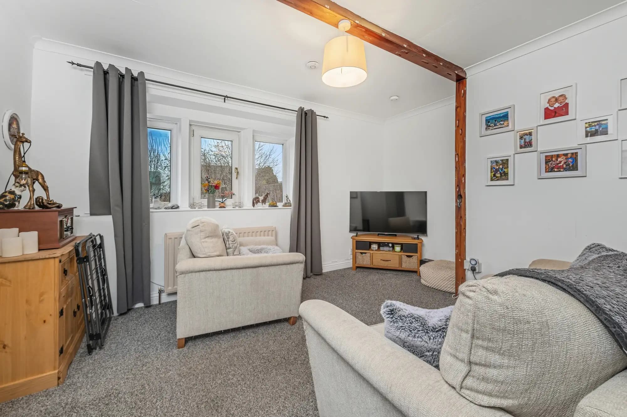 property photo 4 of 17