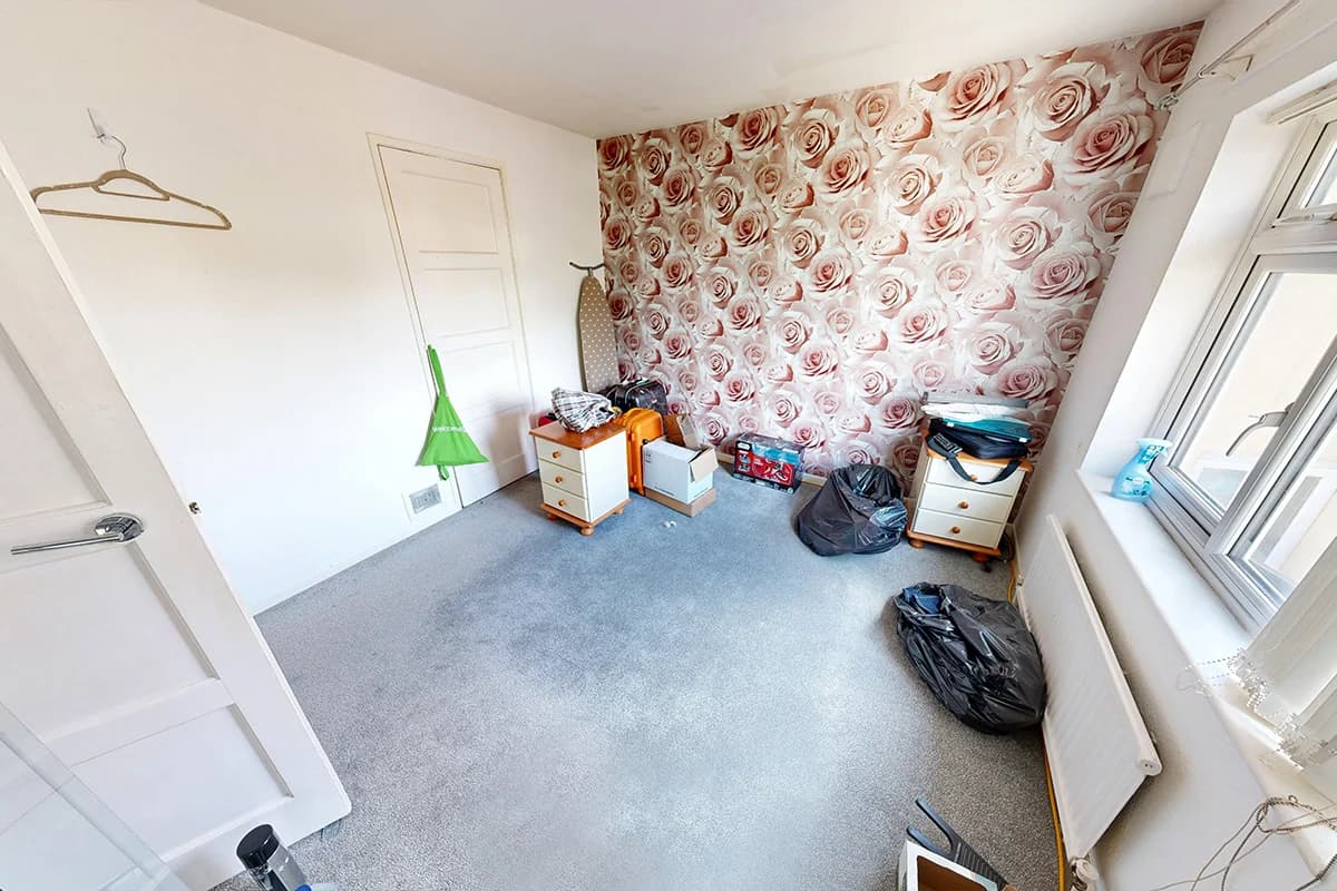 property photo 13 of 38
